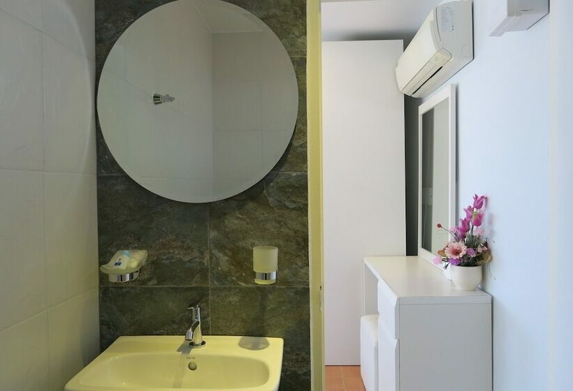 小室, Chomtalay Resort At Had Chaosamran Beach