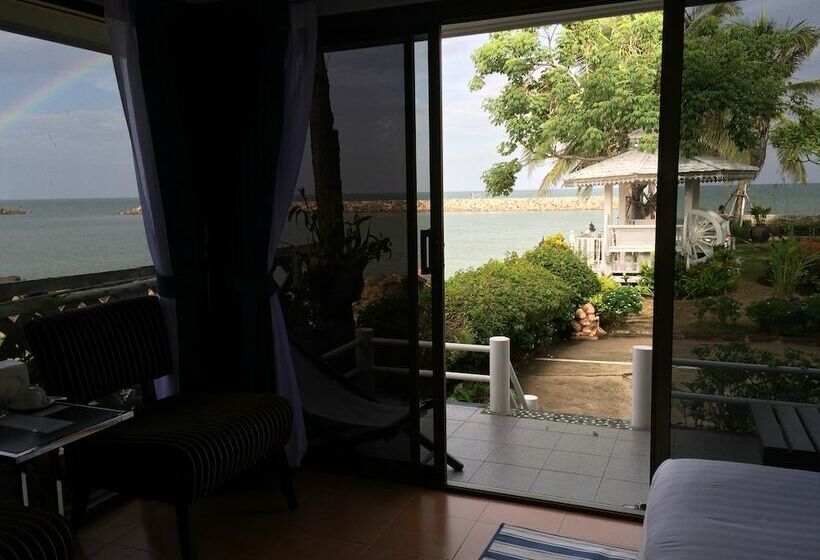 小室, Chomtalay Resort At Had Chaosamran Beach