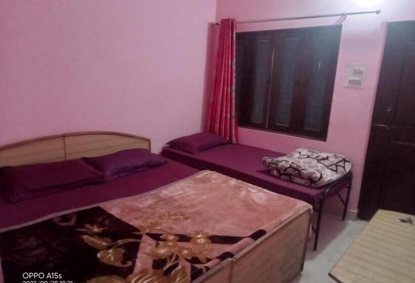 Quarto Quádruplo Estandar, New Basera Hotel Sitapur