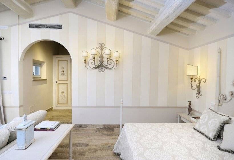 سوییت جونیور, Il Falconiere Relais & Spa