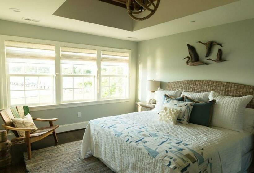 Family Suite, Inn At Haven Harbour