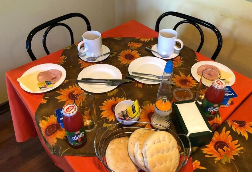 اتاق استاندارد یک نفره, Hostal Radal Molina