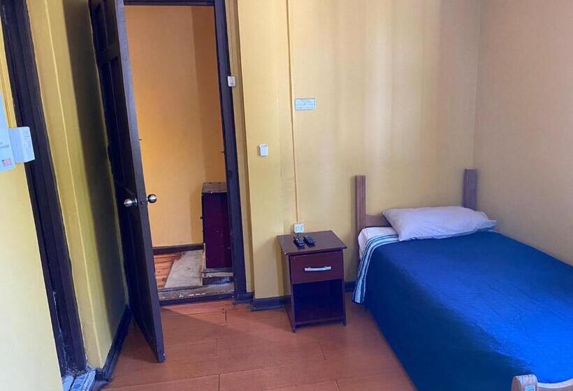 اتاق استاندارد سه نفره, Hostal Radal Molina