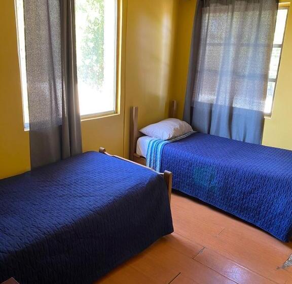 اتاق استاندارد سه نفره, Hostal Radal Molina