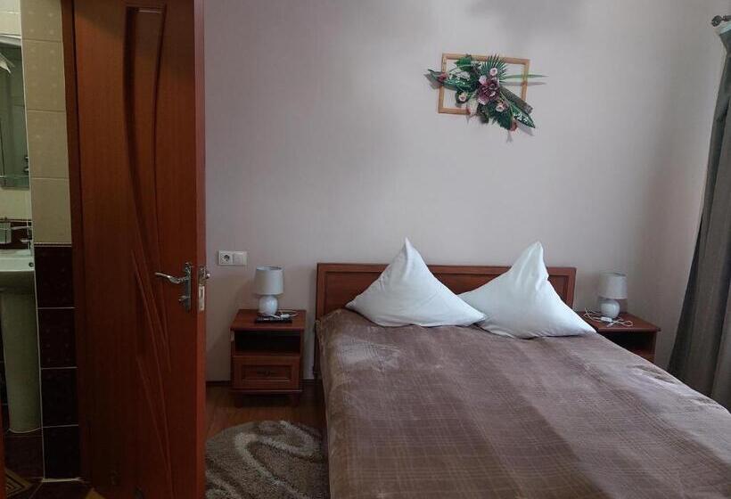Номер Стандарт, Pyate Koleso
