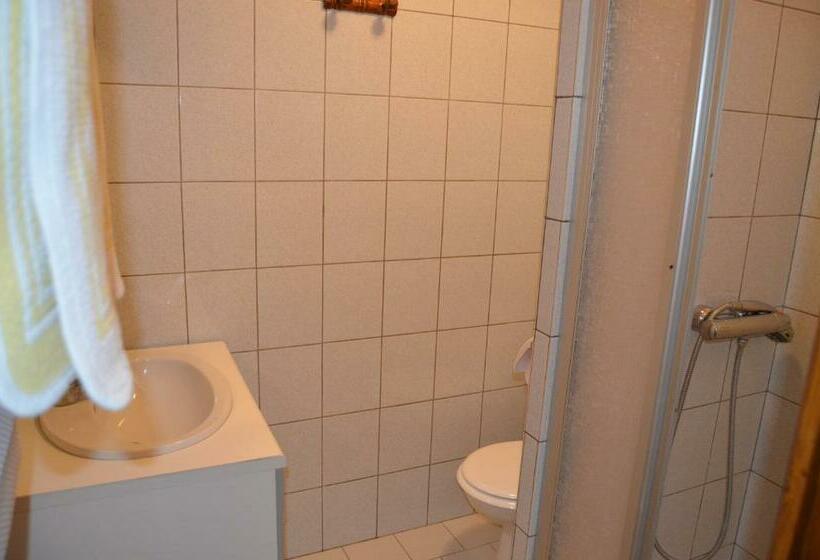 Четырехместный Номер Стандарт, Chambres D'hotes & Champagne Douard