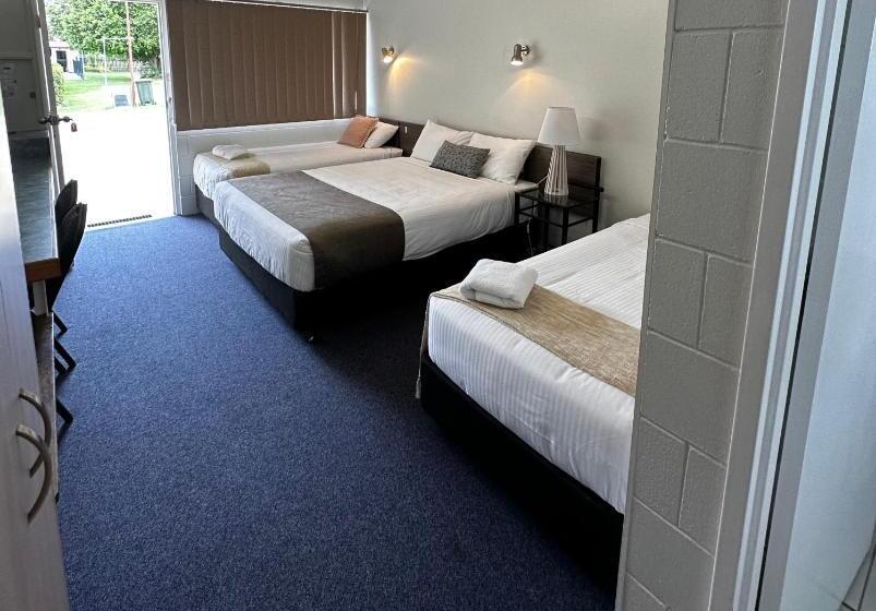 Семейный Номер, Murgon Motor Inn