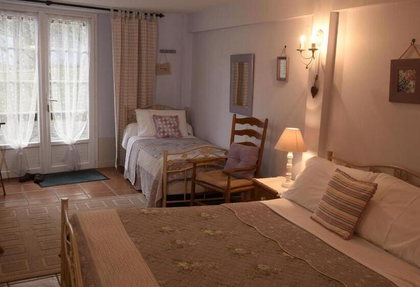 Семейный Номер, Domaine De La Chapelle   Ch D Hote