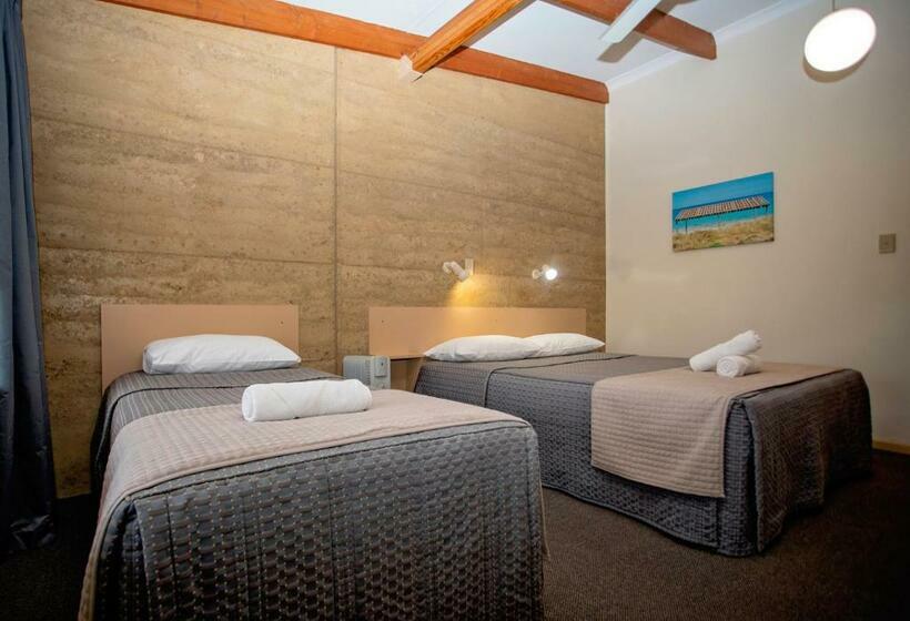 Номер Стандарт Трехместный, Hopetoun Motel & Chalet Village