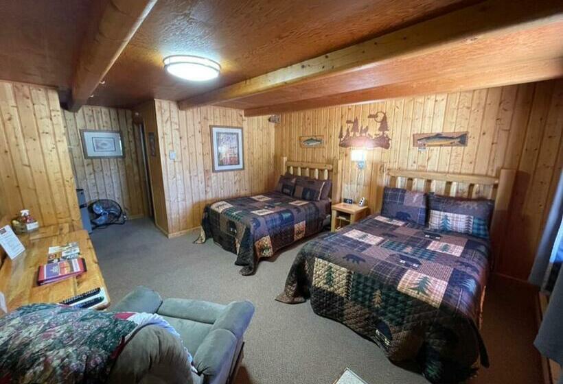 Номер Стандарт 2 Двуспальные Кровати, Sportsman Lodge Melrose Mt