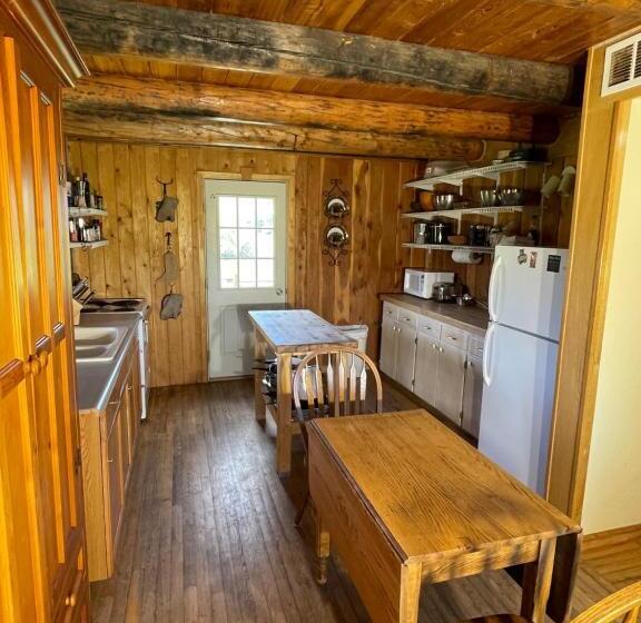 Дом 2 Спальни, Sportsman Lodge Melrose Mt