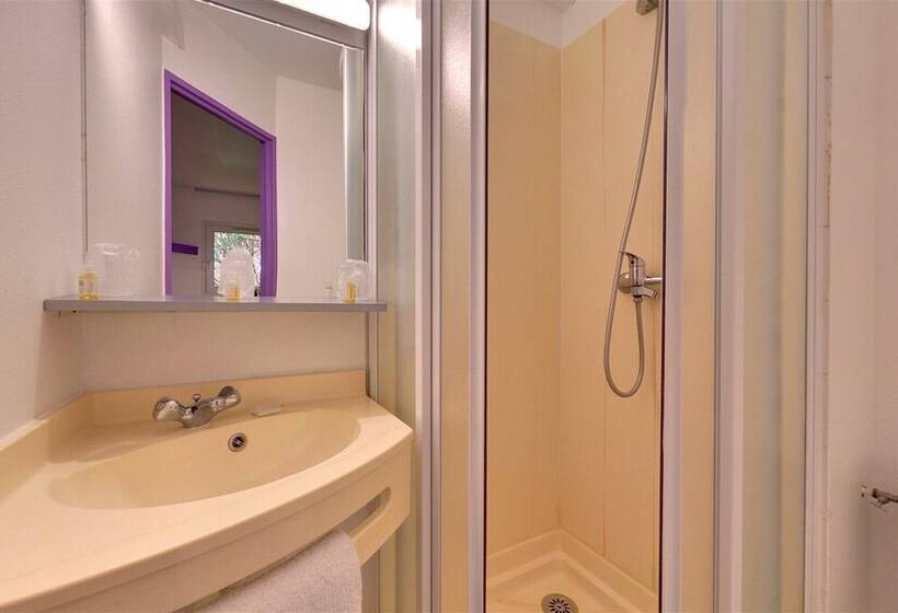 Трехместный Номер Комфорт, The Originals Access, Hôtel Béziers Est