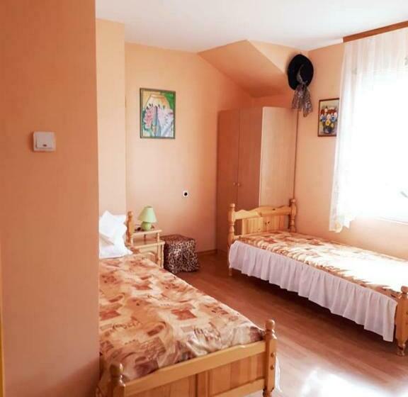 غرفة قياسية ثلاثية, Hadjibulevata Guest House