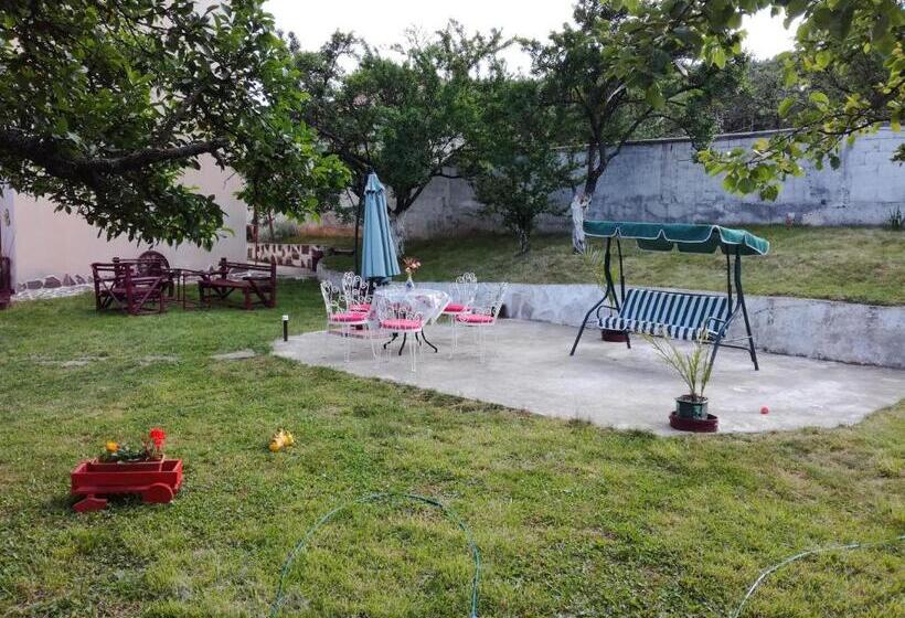 디럭스 룸, Hadjibulevata Guest House