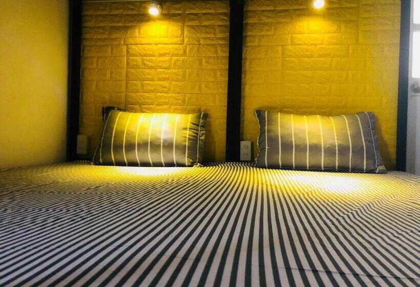 تختخواب در اتاق مشترک, Friendly House Hostel
