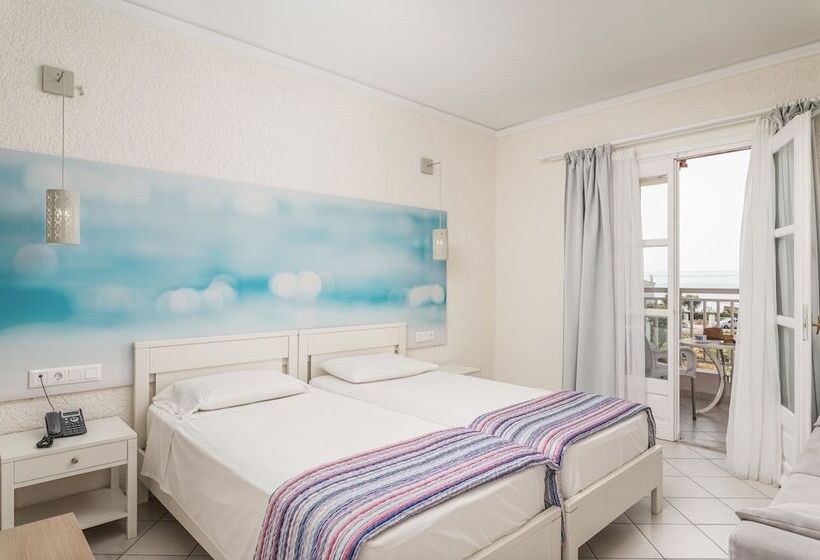 استودیوی استاندارد, Hydrele Beach Hotel & Village