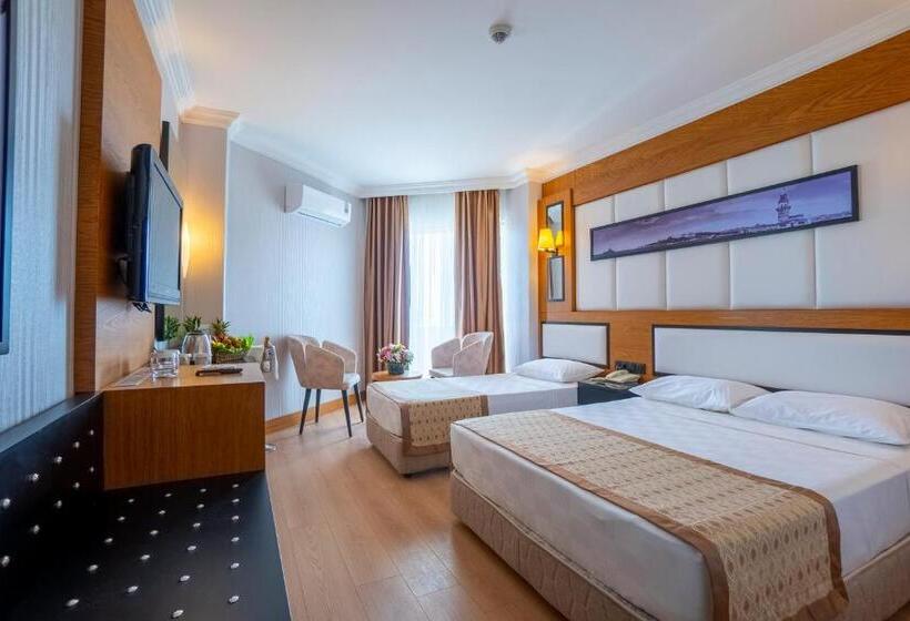 Номер Стандарт Трехместный, Aydinbey Gold Dreams - Ultra All Inclusive