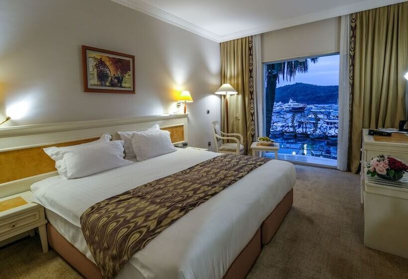 اتاق استاندارد, Ece Saray Marina Resort