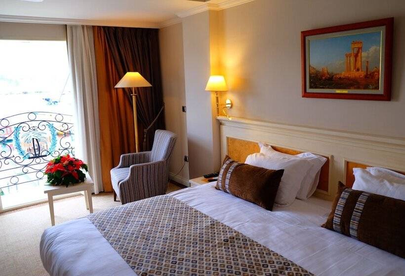 اتاق استاندارد, Ece Saray Marina Resort