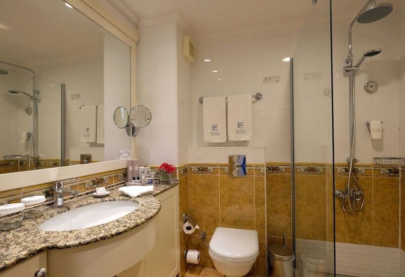 سوییت, Ece Saray Marina Resort