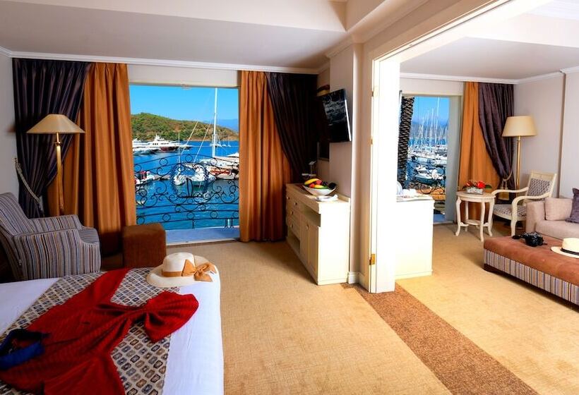 سوییت, Ece Saray Marina Resort