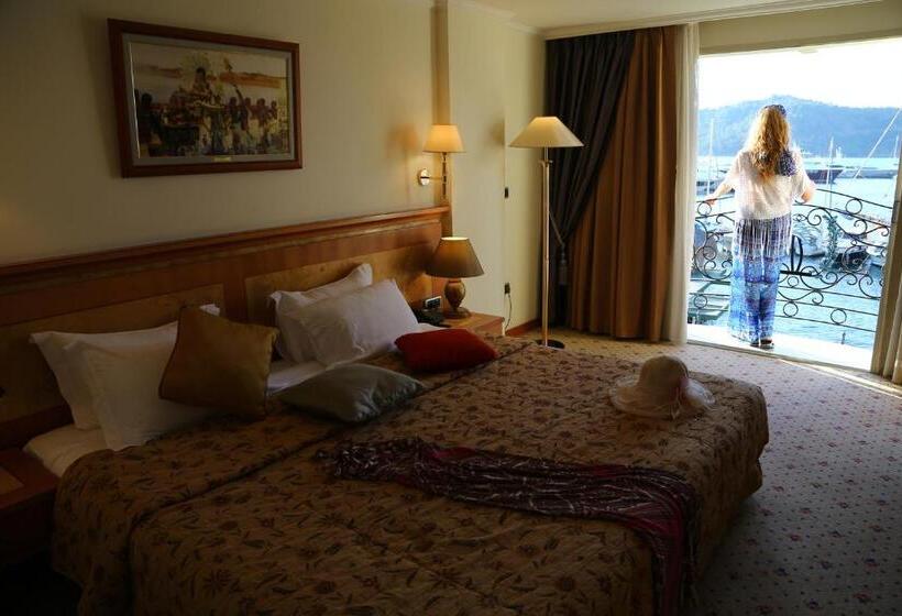 سوییت, Ece Saray Marina Resort