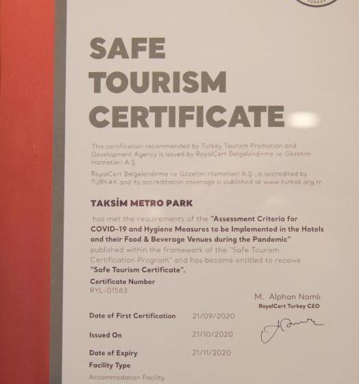 اتاق لوکس سه تخته, Taksim Metropark