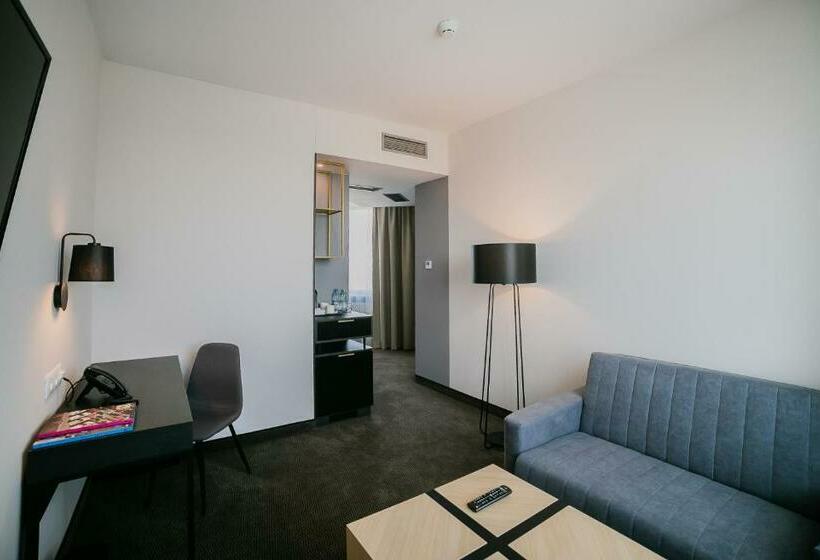 سوییت, B&b Hotel Warsaw East