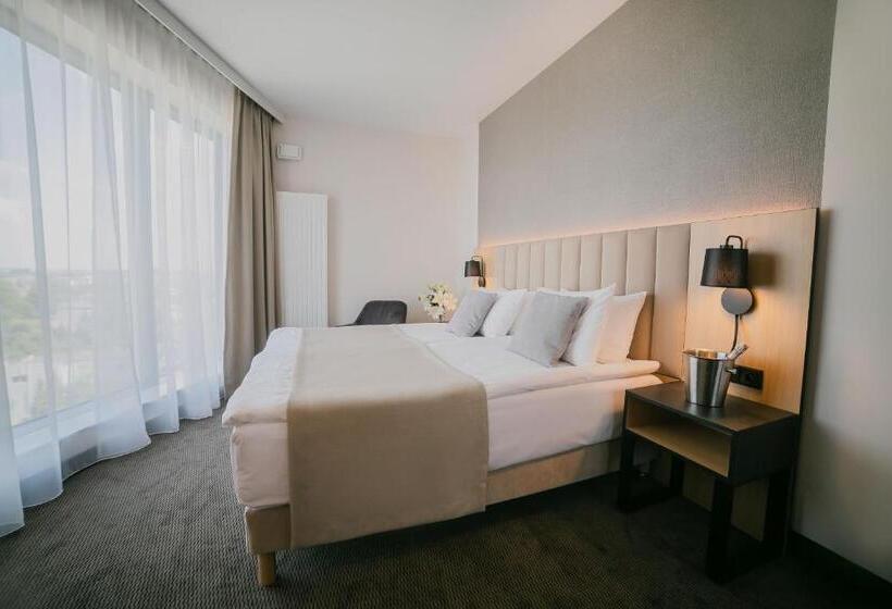 سوییت, B&b Hotel Warsaw East