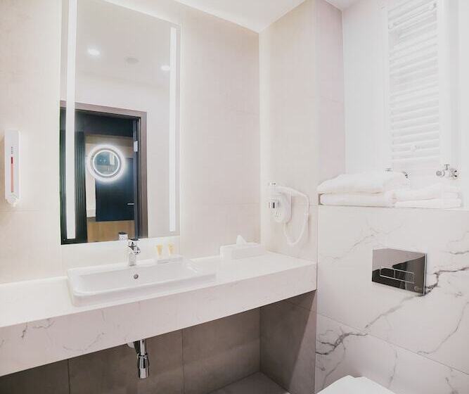 Номер Стандарт, B&b Hotel Warsaw East