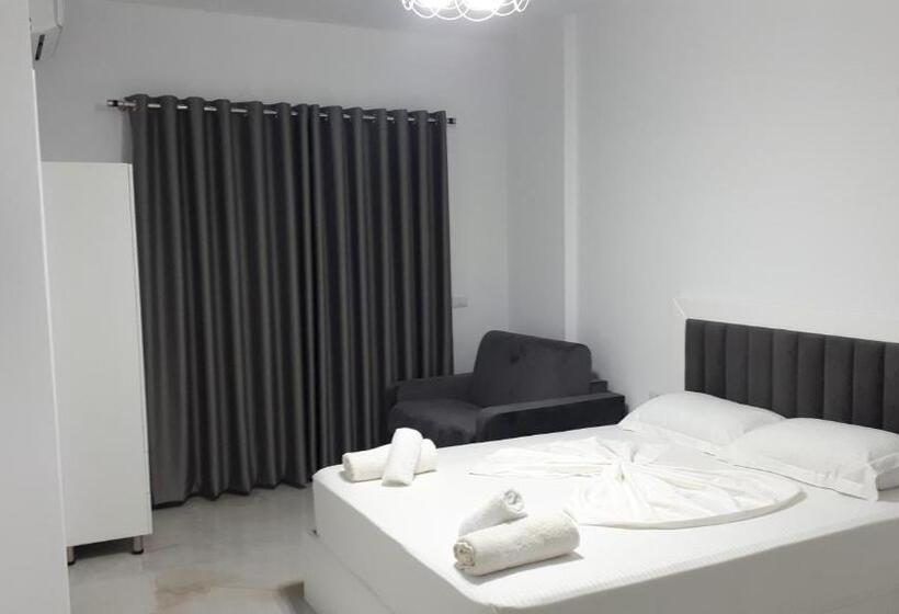 اتاق استاندارد سه نفره, Zeka