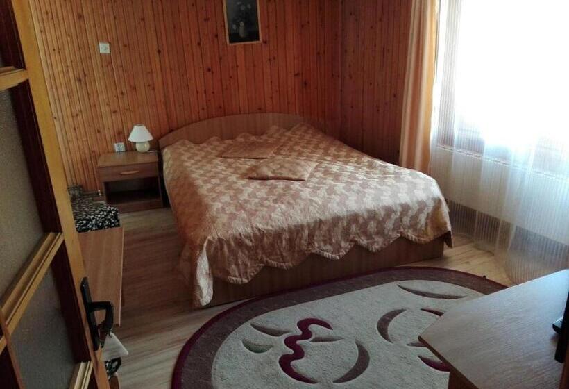 آپارتمان 2 خوابه, Pensiunea Capra Neagră