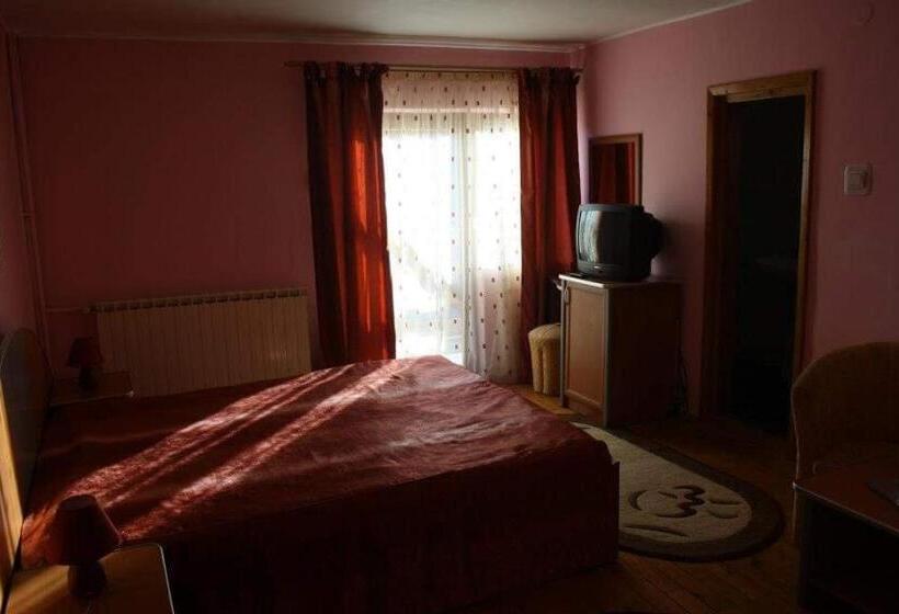 ویلای 1 خوابه, Pensiunea Capra Neagră