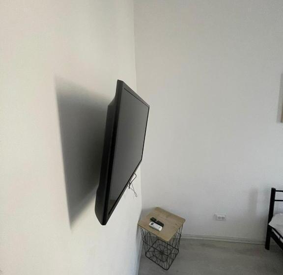 اتاق استاندارد, The Floor Piata Unirii