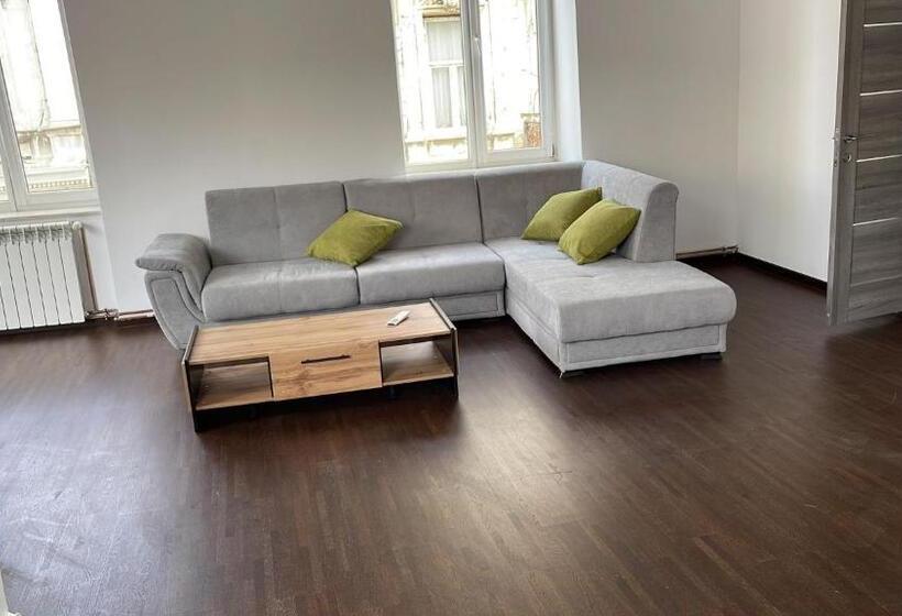 آپارتمان 1 خوابه با بالکن, The Floor Piata Unirii