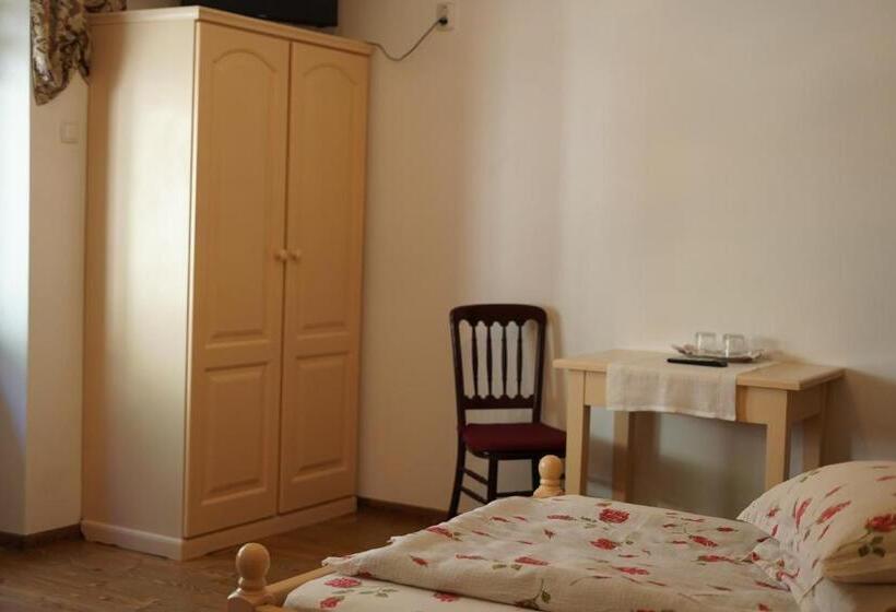 اتاق کلاسیک چهارنفره, Casa Ciortea Ana