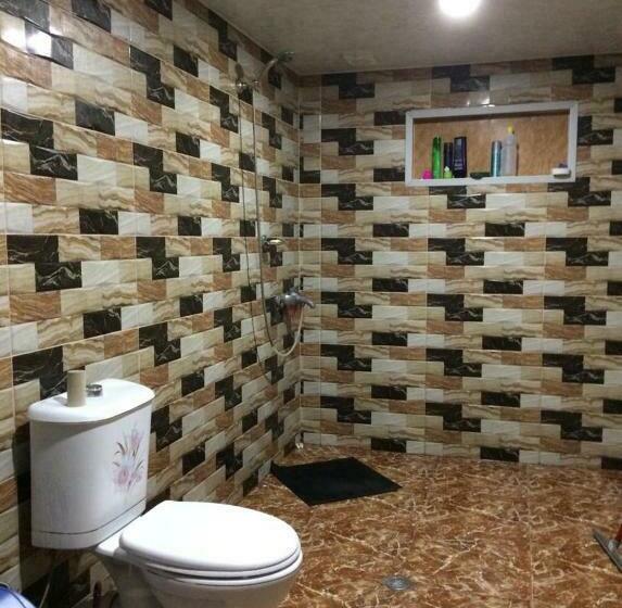 اتاق راحتی سه تخته, Natia Guest House