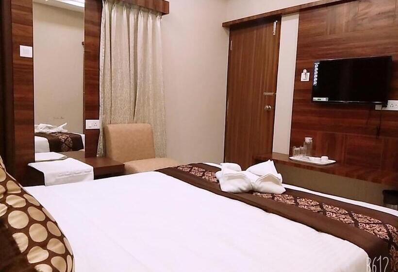 اتاق استاندارد سه نفره, Grand Oliver