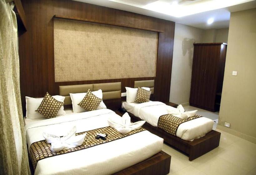 اتاق استاندارد سه نفره, Grand Oliver