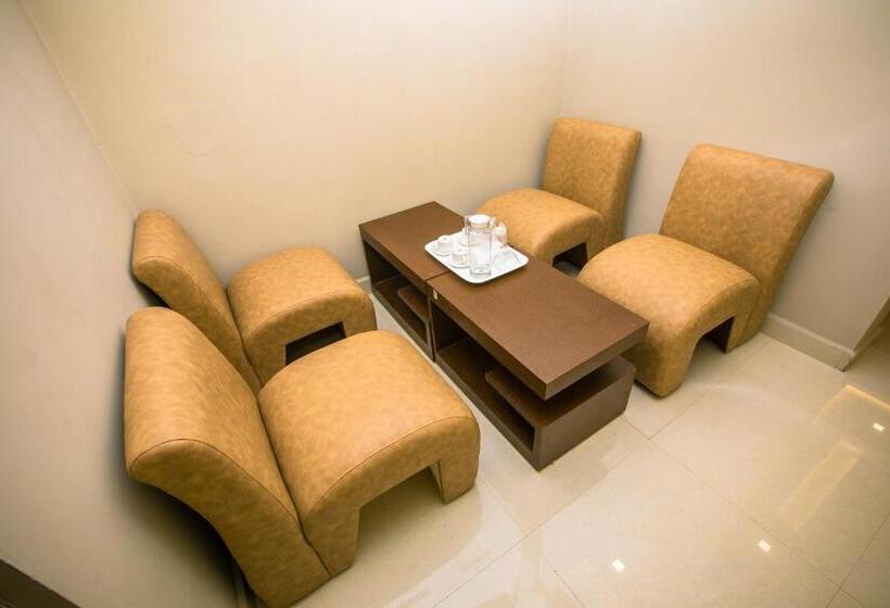 سوییت اجرایی, Grand Oliver