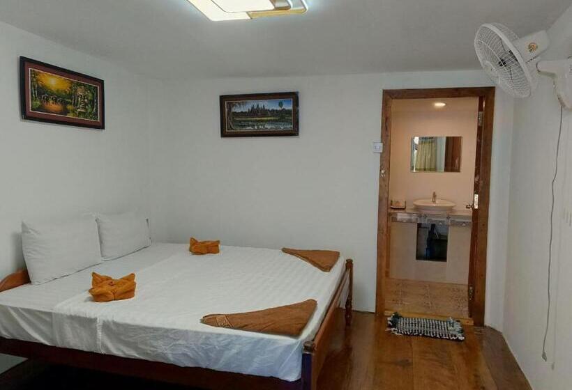 اتاق خانوادگی, Sunny Bungalow