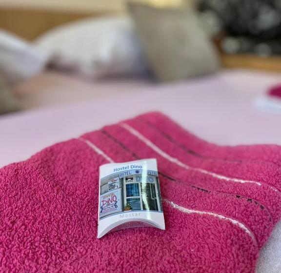 اتاق استاندارد سه تخته با سرویس بهداشتی مشترک, Hostel Dino