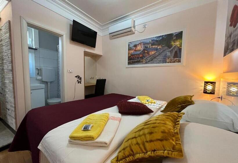 اتاق استاندارد, Hostel Dino