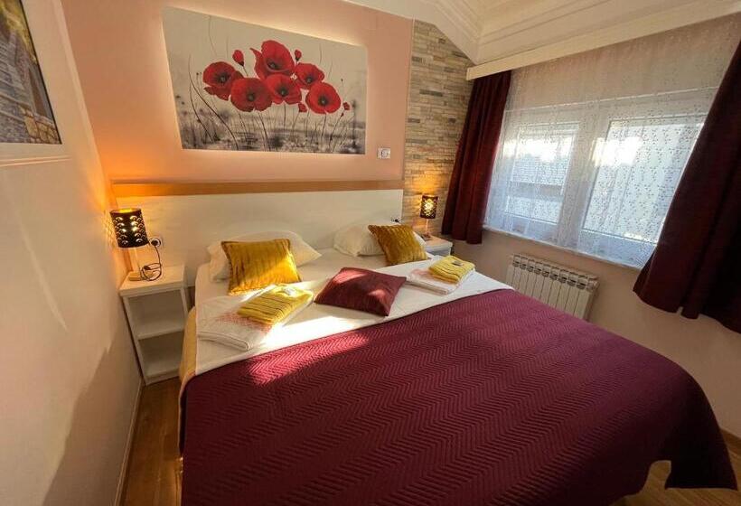 اتاق استاندارد, Hostel Dino