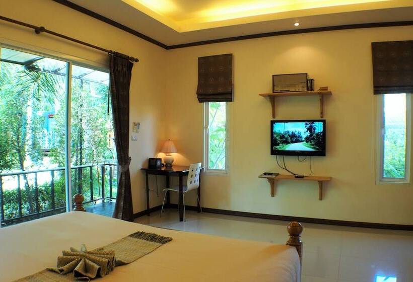 اتاق استاندارد با چشم‌انداز استخر, Pennapa Chalet