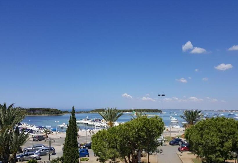 Трехместный Номер Deluxe Вид на Море, Porto Cesareo Exclusive Room