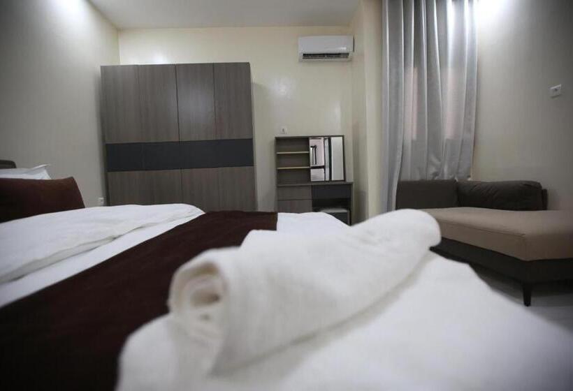 استودیوی لوکس, Urban Hotel Nouakchott
