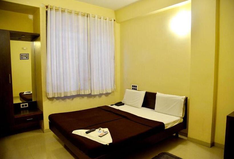 Номер Deluxe, Pandharinath Lodge
