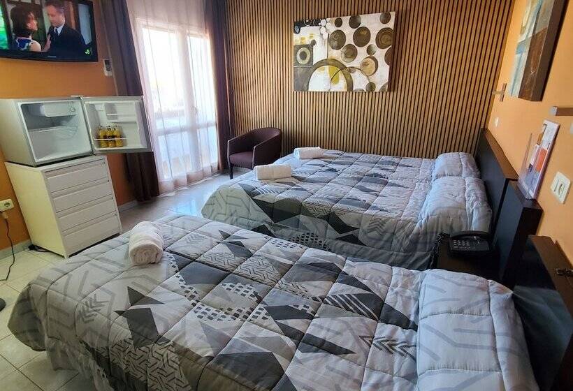 Номер Стандарт Трехместный, Ampuria Inn