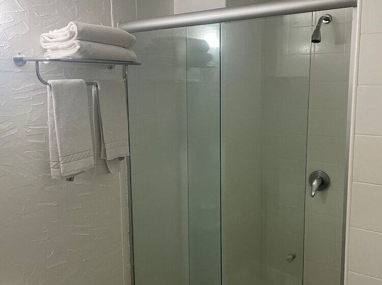 Quarto Economy, Oasis Imperial & Fortaleza